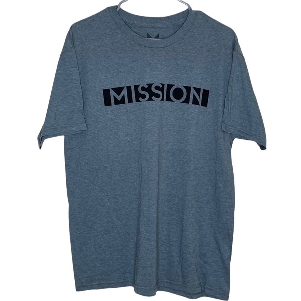 Mission gray tee, NWOT, large